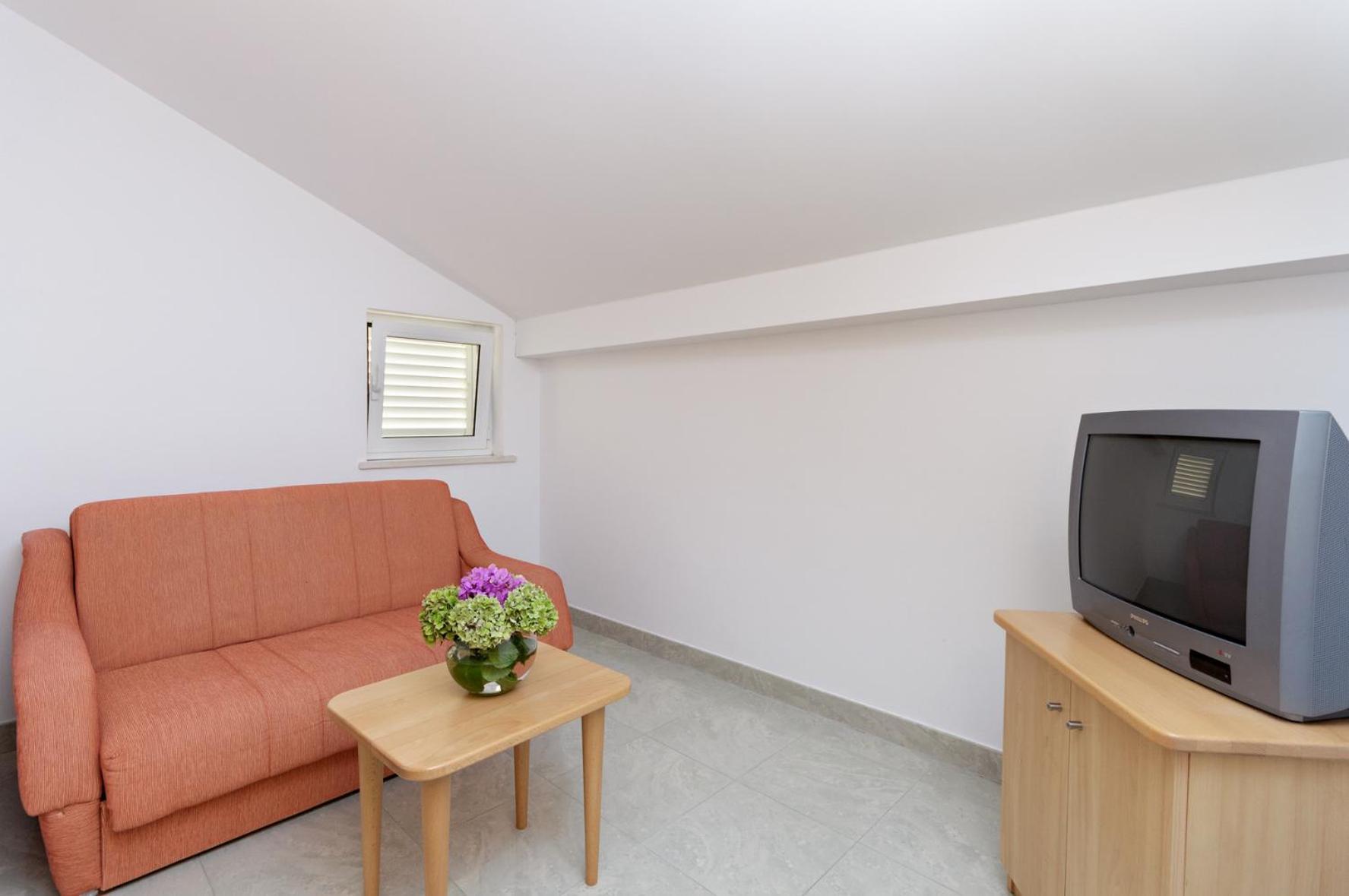 Hotel Epario Лопар Екстериор снимка