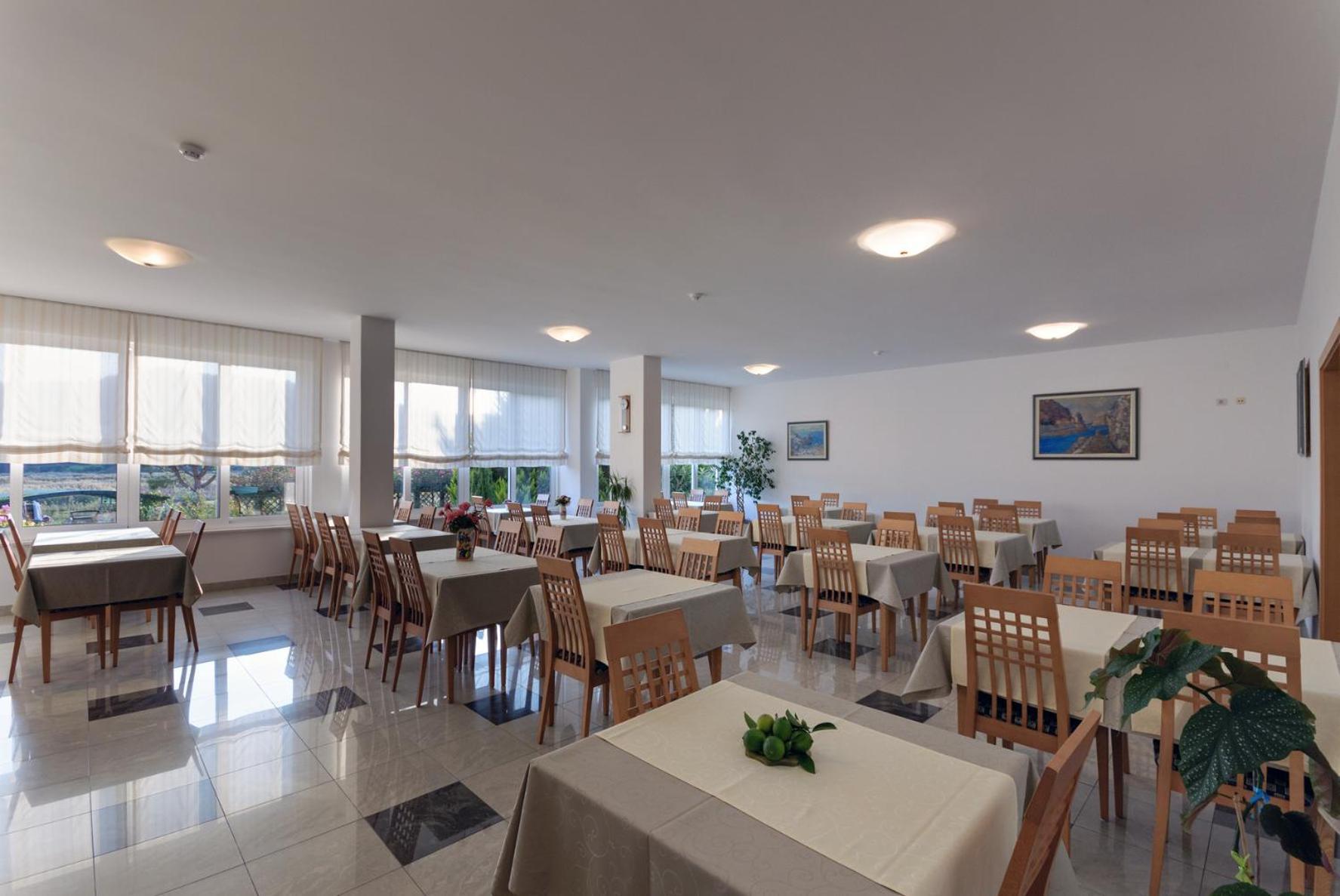 Hotel Epario Лопар Екстериор снимка