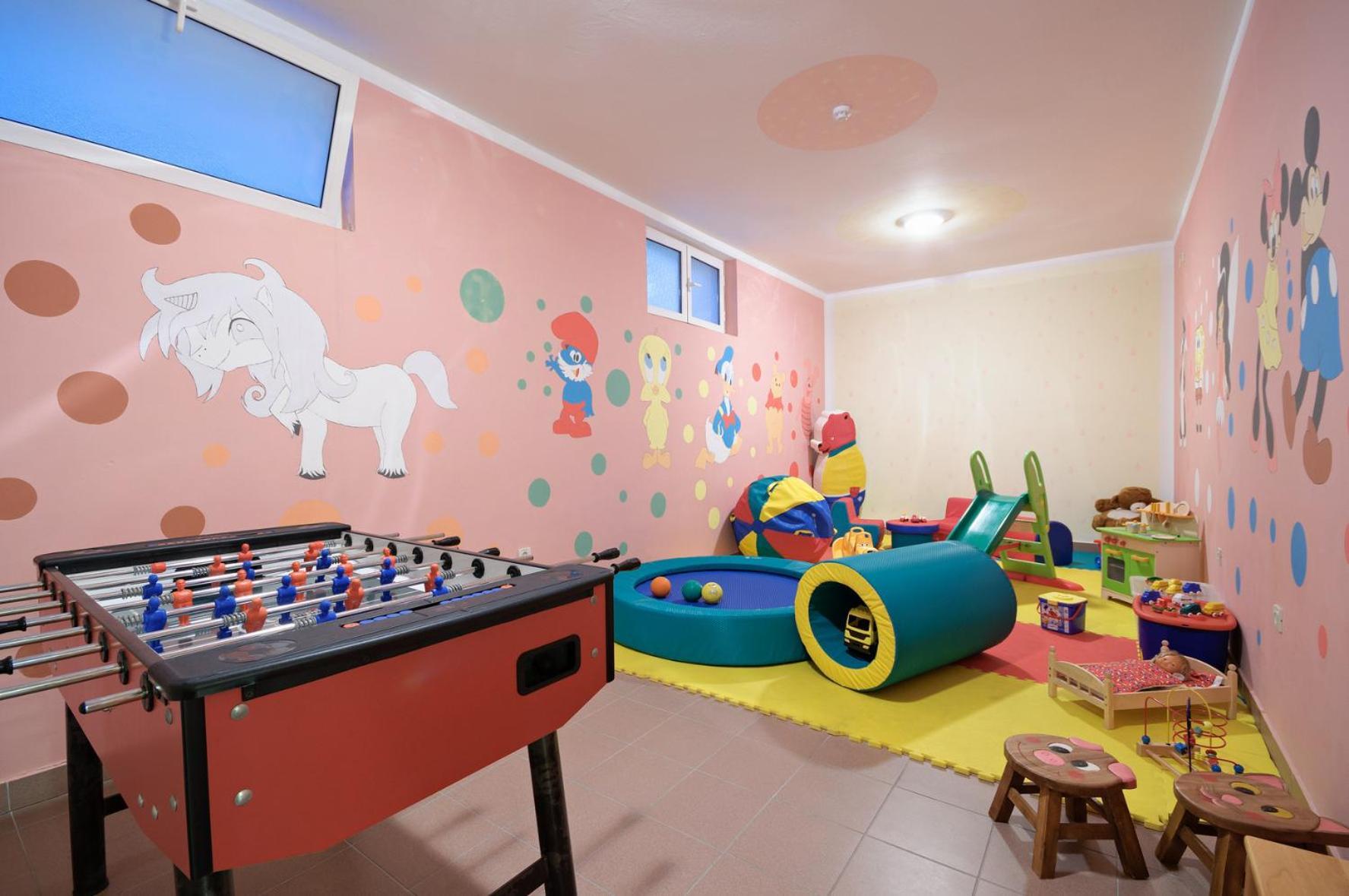 Hotel Epario Лопар Екстериор снимка