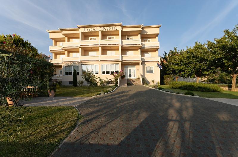 Hotel Epario Лопар Екстериор снимка